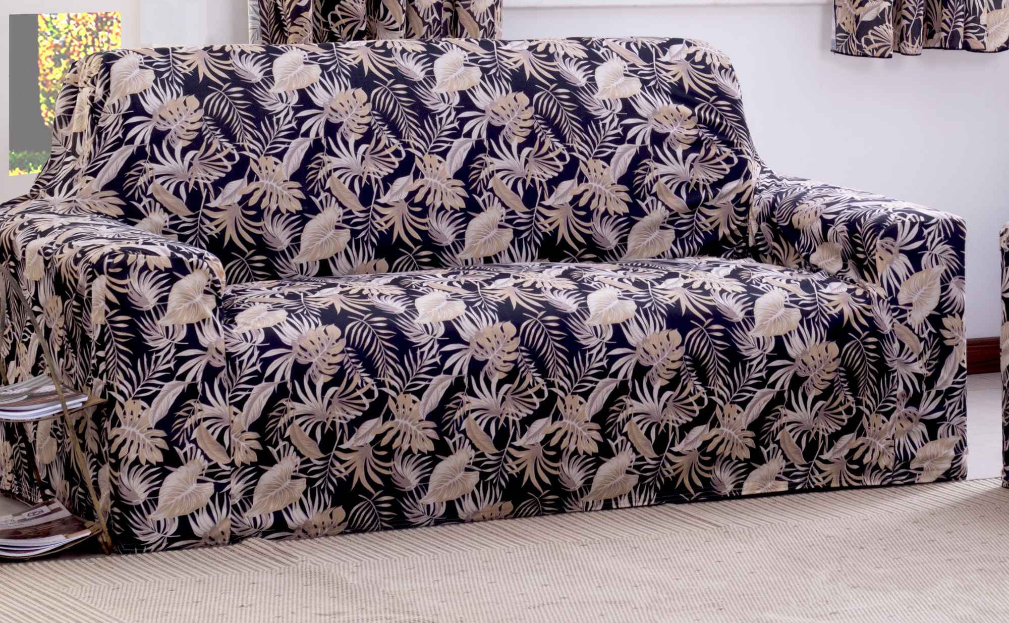 Capa de Sofá Adere Floral Preto 02 e 03 Lugares (5455)