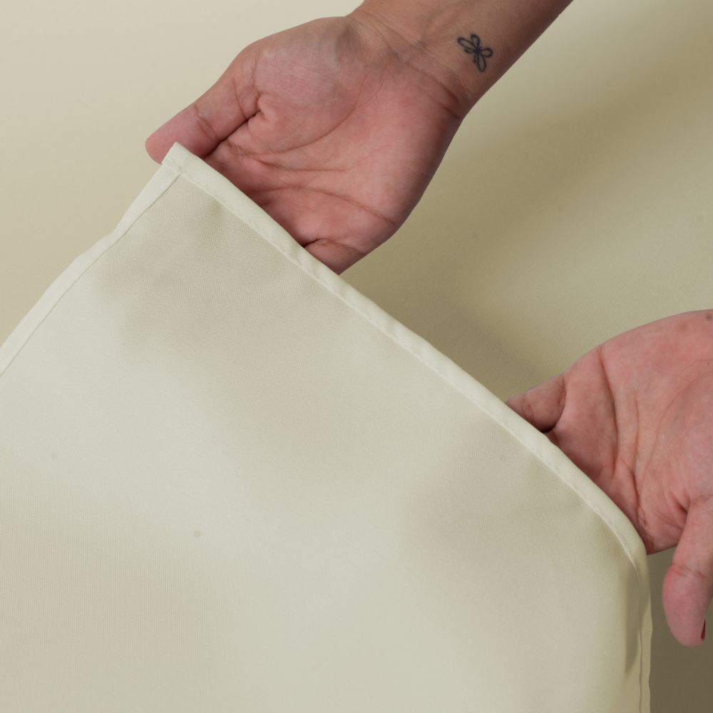 Toalha de Mesa Basic 1 Peça 2,00m x 1,40m 6 Lugares 100% Poliéster Tecido Oxford